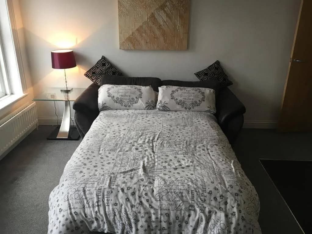E2 Apartments - photo 2