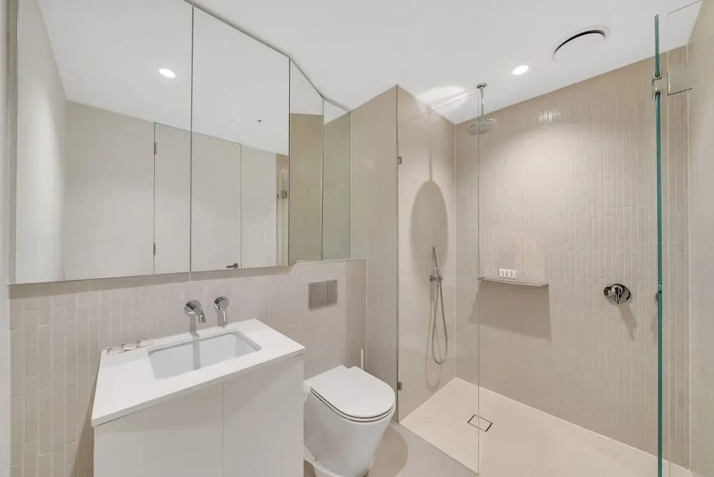 Melbourne Square Apartments - photo 9