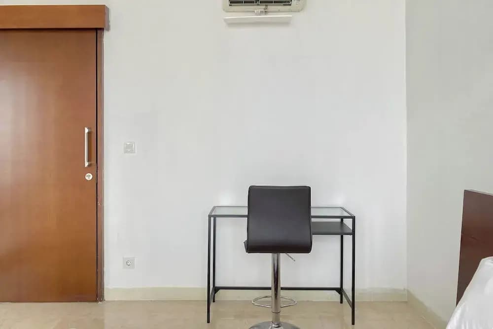 Cozy And Simply Look 1Br Lavenue Pancoran Apartment - photo 1