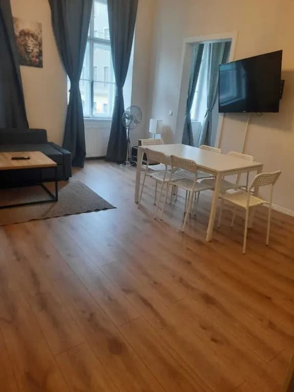 Spacious 2BR 1LR Apartment Central Area - photo 6