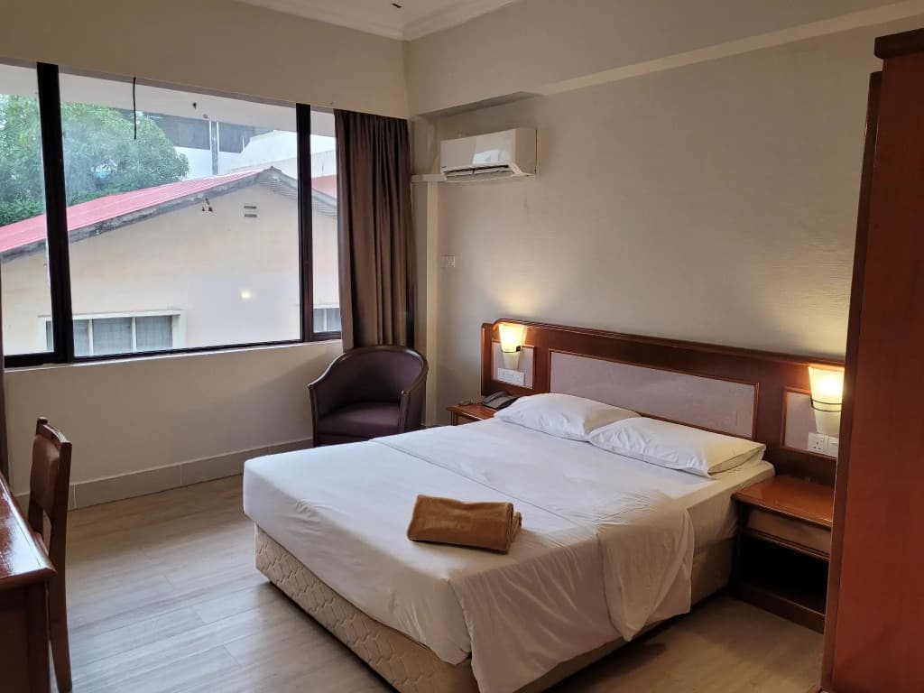 Somerset Hotel - photo 8