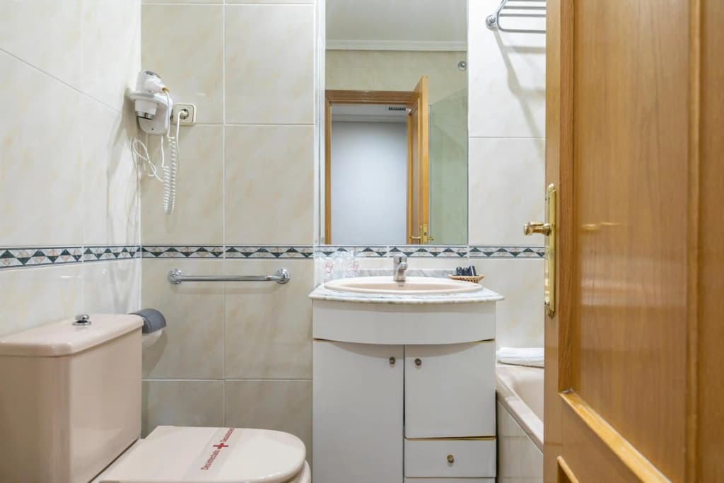 Quo Eraso Aparthotel - photo 40