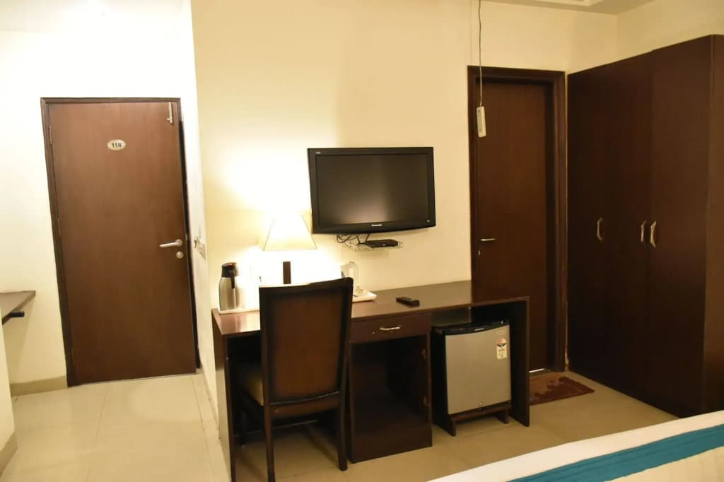 Hotel Impress By Rmr Hotels - photo 6