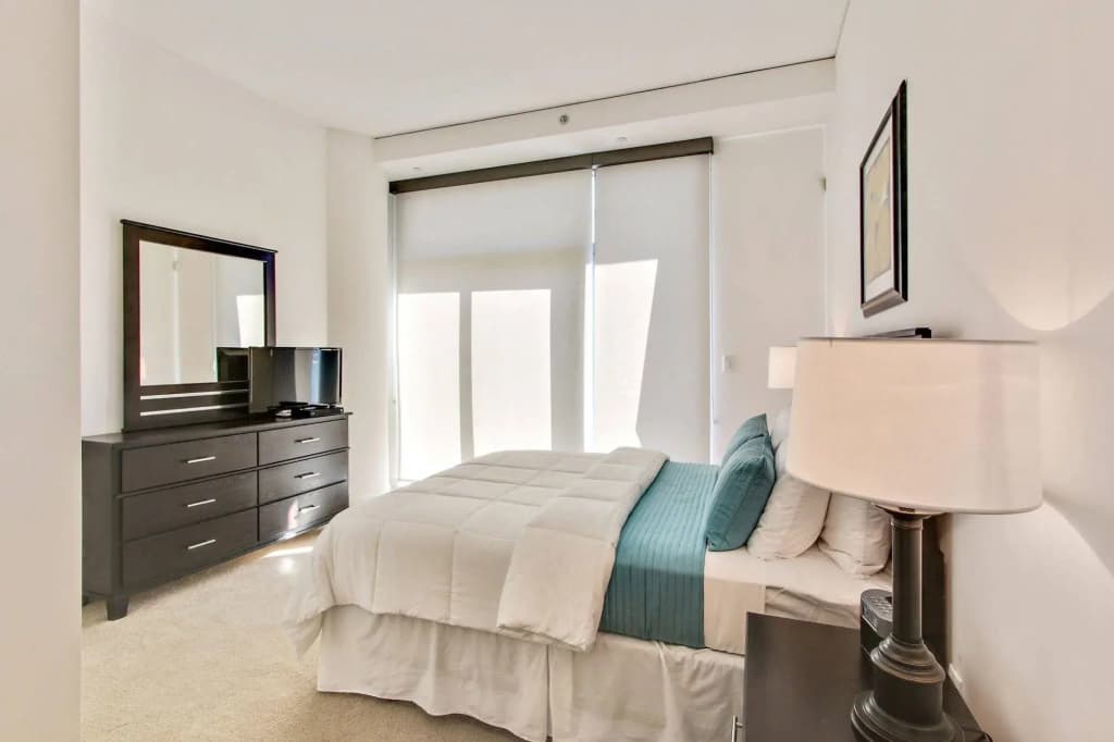 Global Luxury Suites at Figueroa Street - photo 3