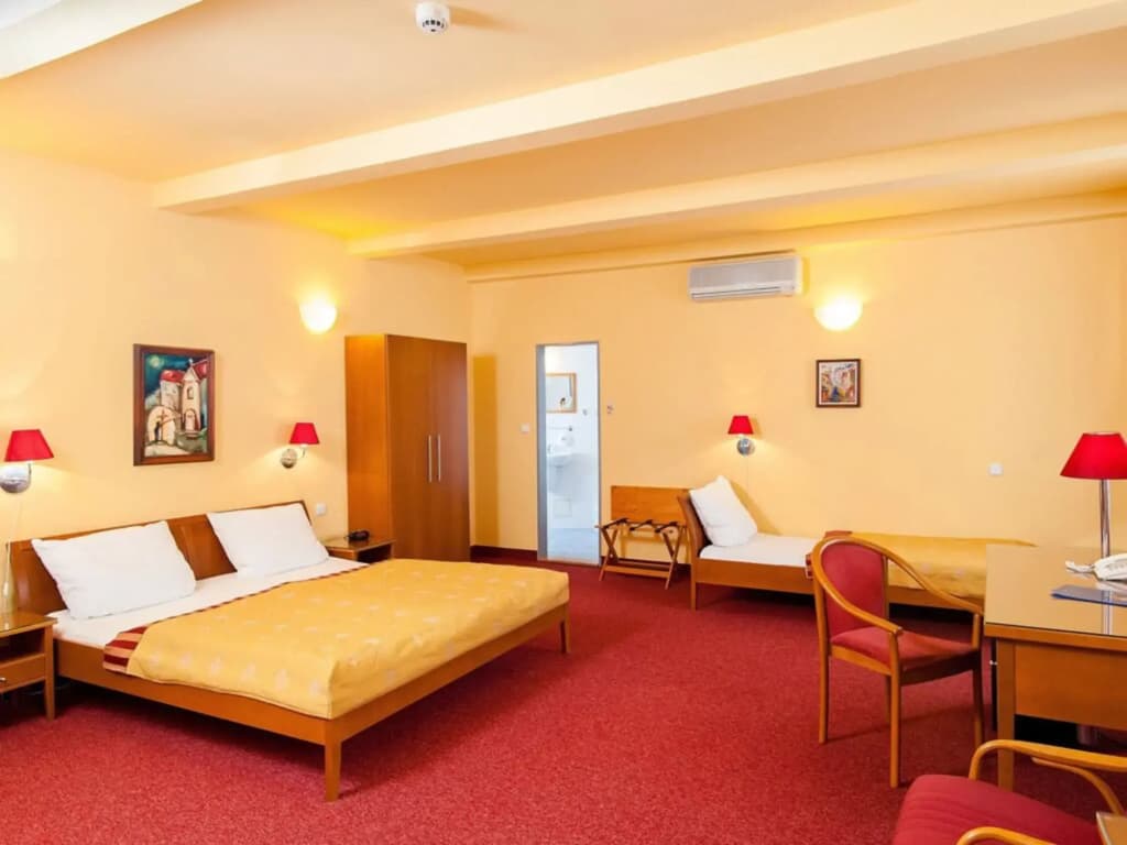 Cloister Inn - photo 6