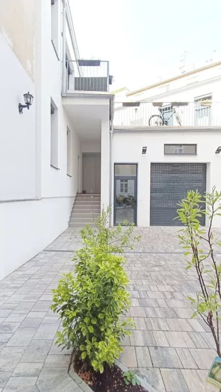 Cozy Apartment with Free Parking - photo 12