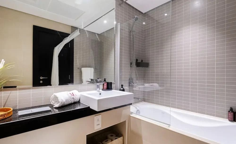 Stylish Marina-Front 2BR | Dubai Marina | Near Top Attractions - photo 6