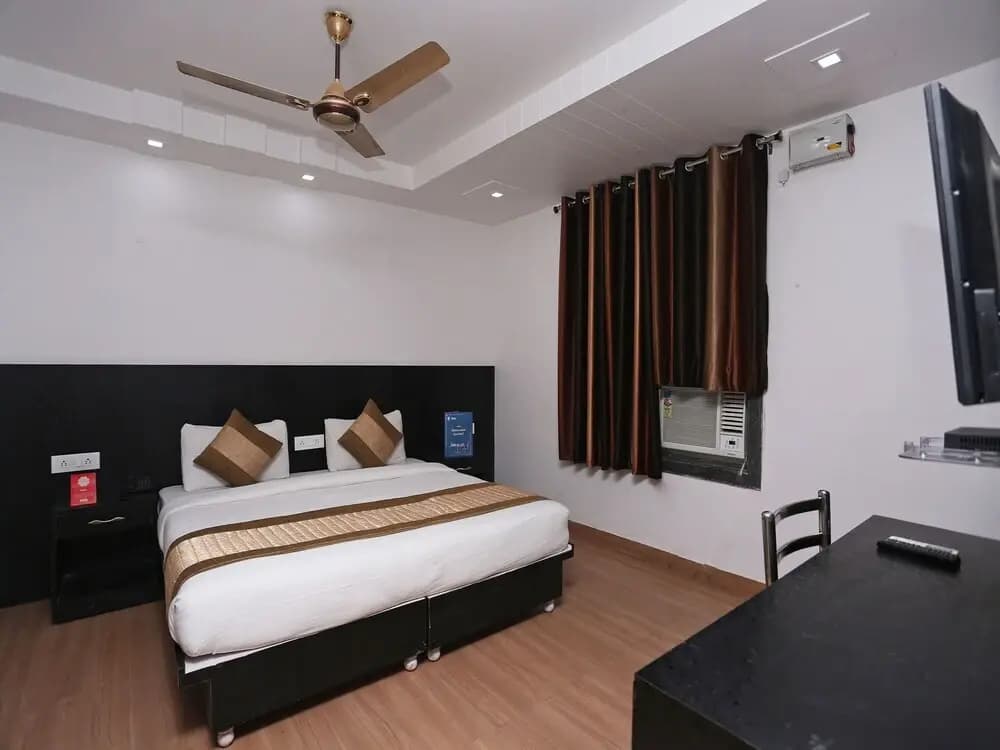 The Curtis By OYO Rooms - photo 15