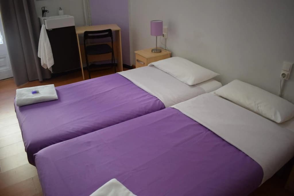 Hostal MiMi Las Ramblas - photo 19