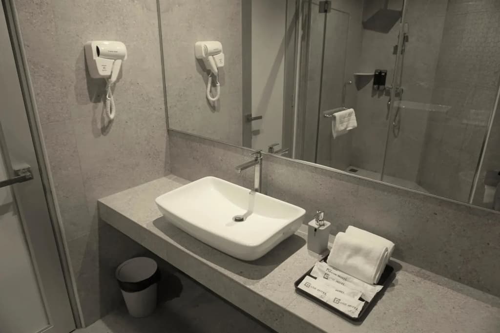 Frame Hotel - photo 8