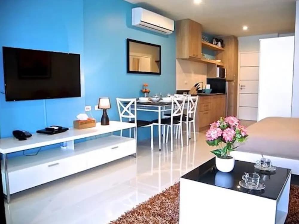 Bliss Patong Modern Studio - photo 16