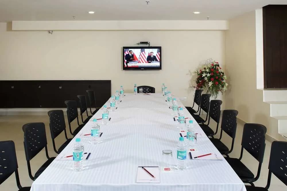 Stallen Suites Nehru Place by FabHotels - photo 17