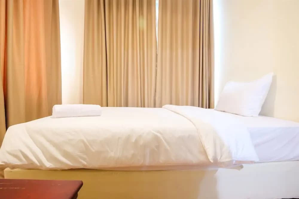 Spacious Riverside Pluit Apartment - photo 3