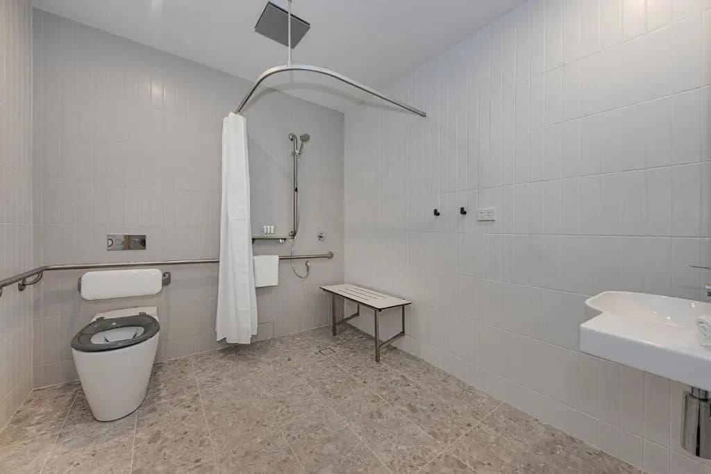 Littomore Suites Kingswood - photo 11