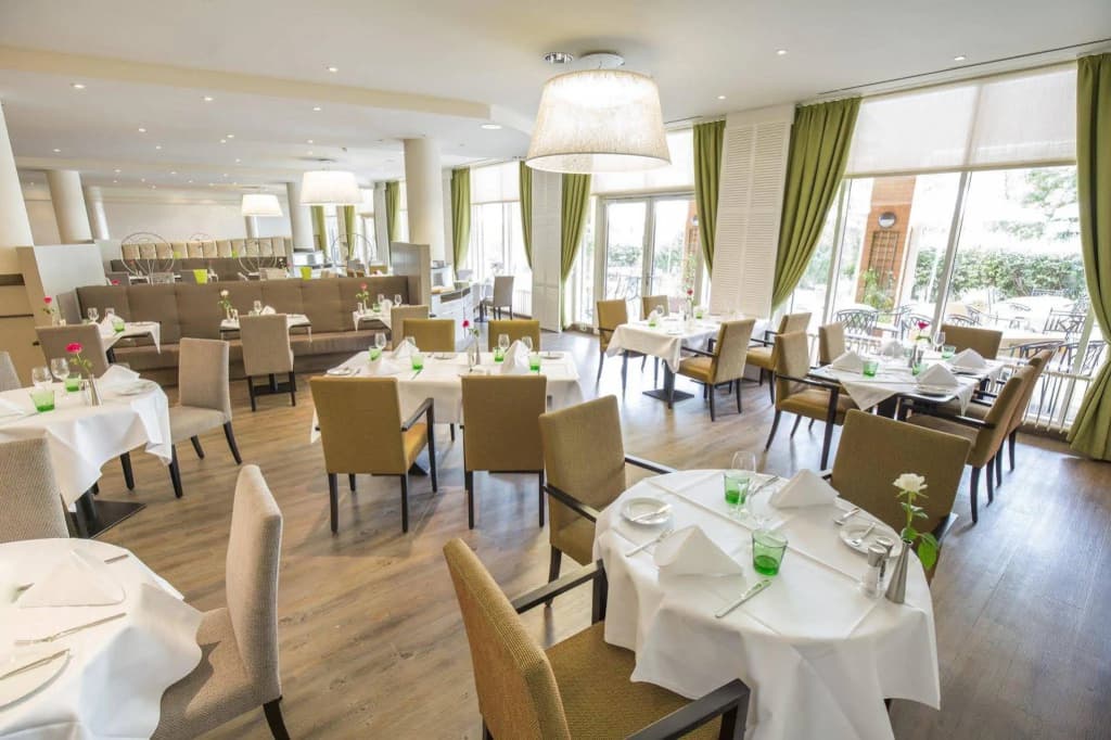 Plaza Premium Wien - photo 29