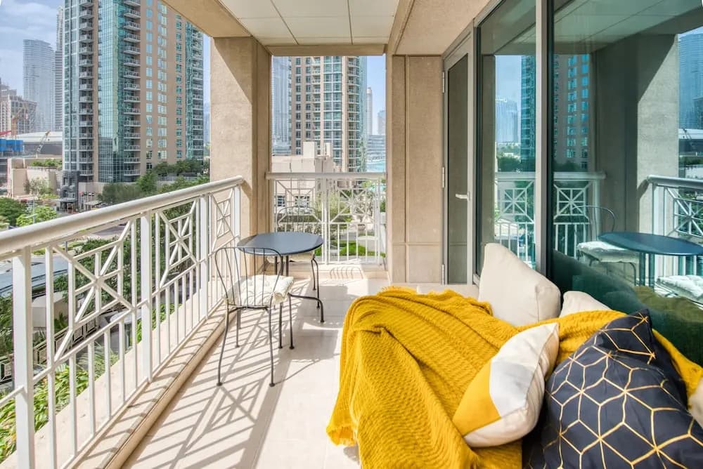 Maison Privee - Radiant Urban Retreat with Iconic Burj Khalifa Vws - photo 20