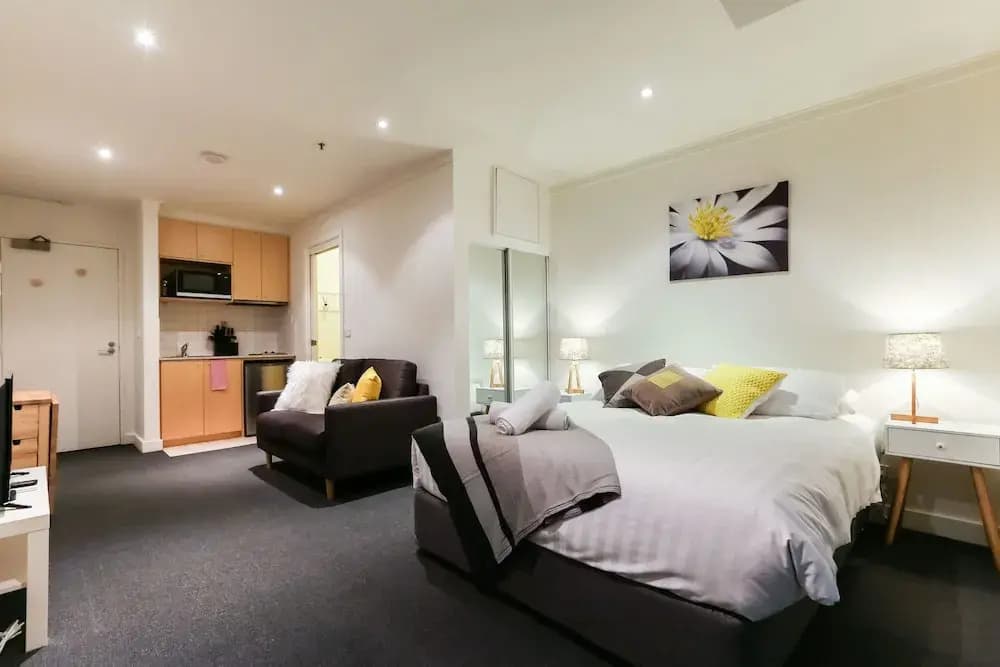 WILLOW, Carlton Studio Apartment - photo 12