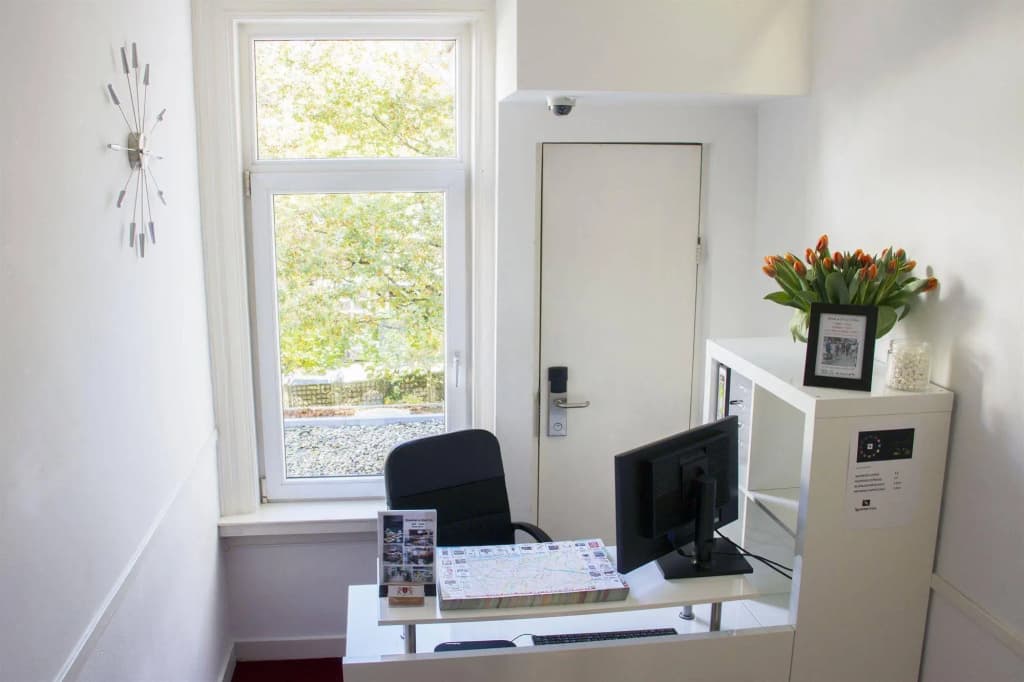Floris Hotel - photo 4