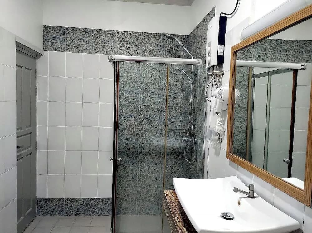Turtle Inn Dharavandhoo - photo 8