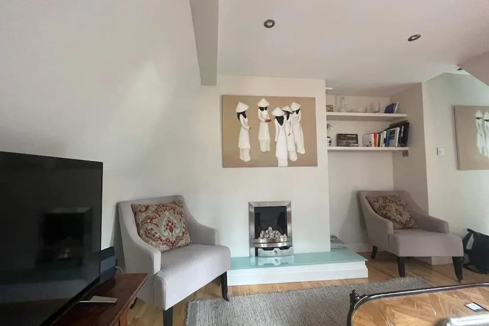Modern Top Floor 2BD Flat - Kensington - photo 4