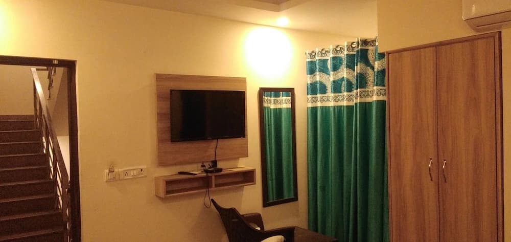 Hotel Aerocity Golden - photo 11
