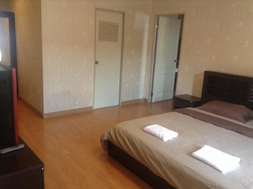 Central Hill Place Hotel - photo 3