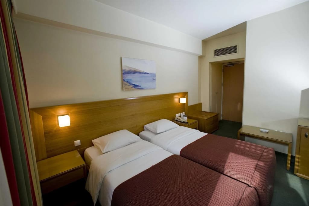 Athinais Hotel - photo 6
