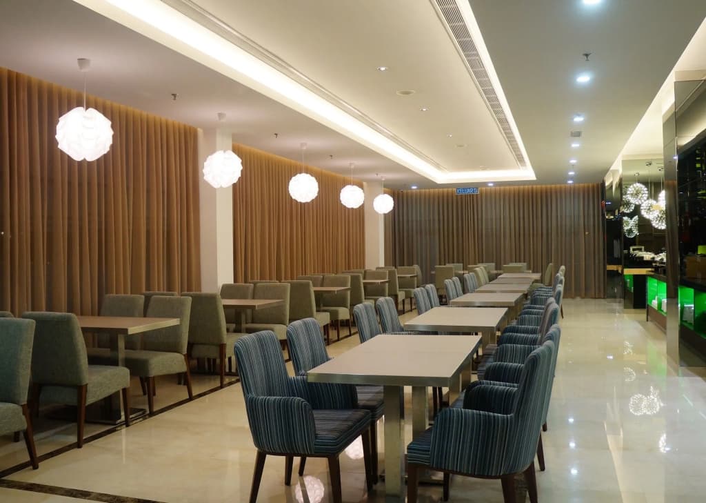Greens Hotel & Suites - photo 13