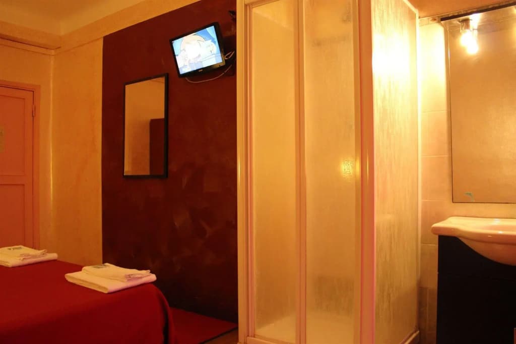 Hotel America - photo 8