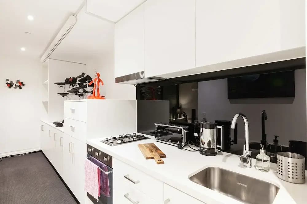 CLARK, 1BDR Melbourne Apartment - photo 11