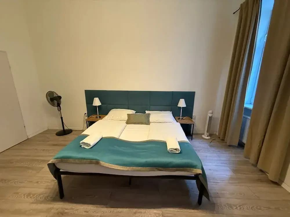 Central Vienna 3BR Apartment Comfort - photo 1