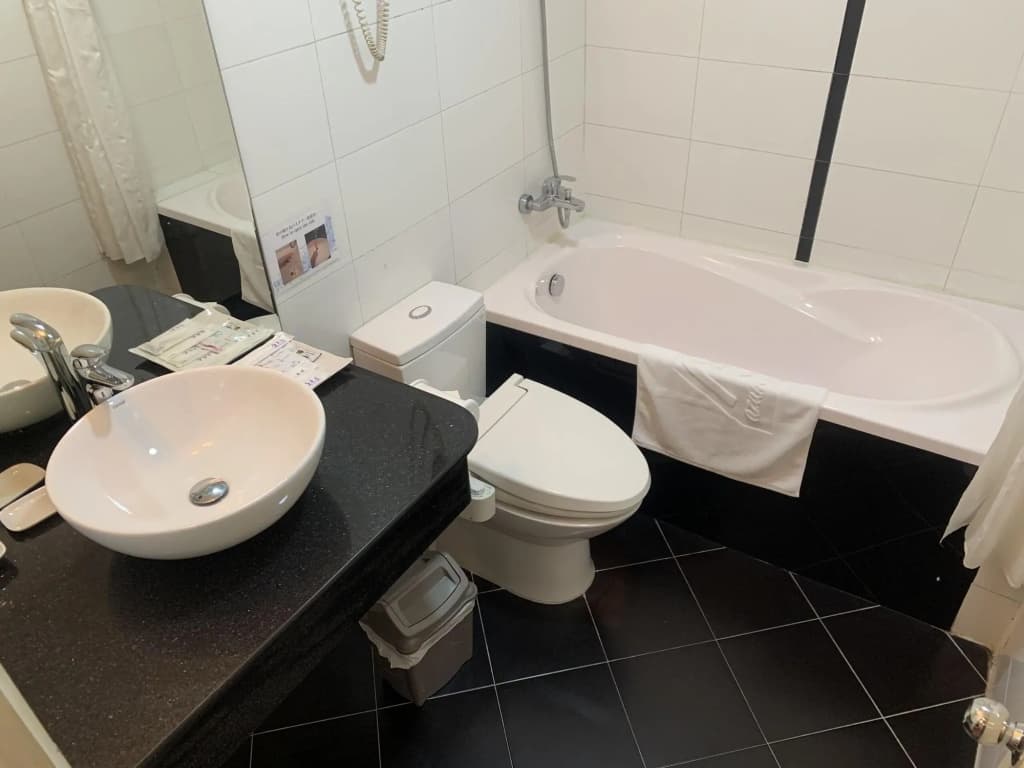 Azumaya Hai Ba Trung 1 Hotel - photo 9
