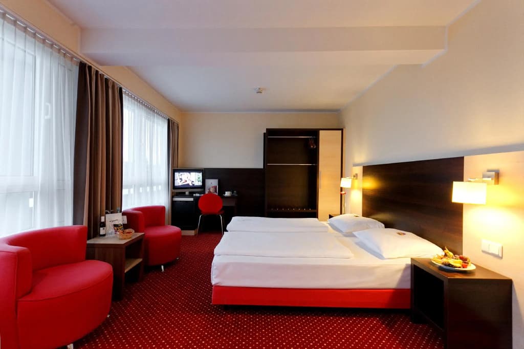 Premier Inn Berlin City Süd - photo 5