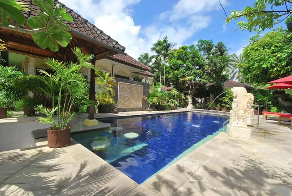 Yulia Beach Inn Kuta - photo 11
