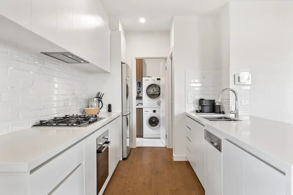 Bright 2-bed Glenroy Home With Courtyard - photo 9