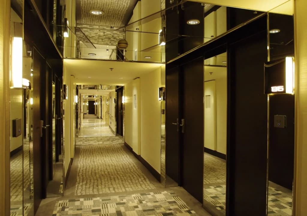 Regal Oriental Hotel - photo 13
