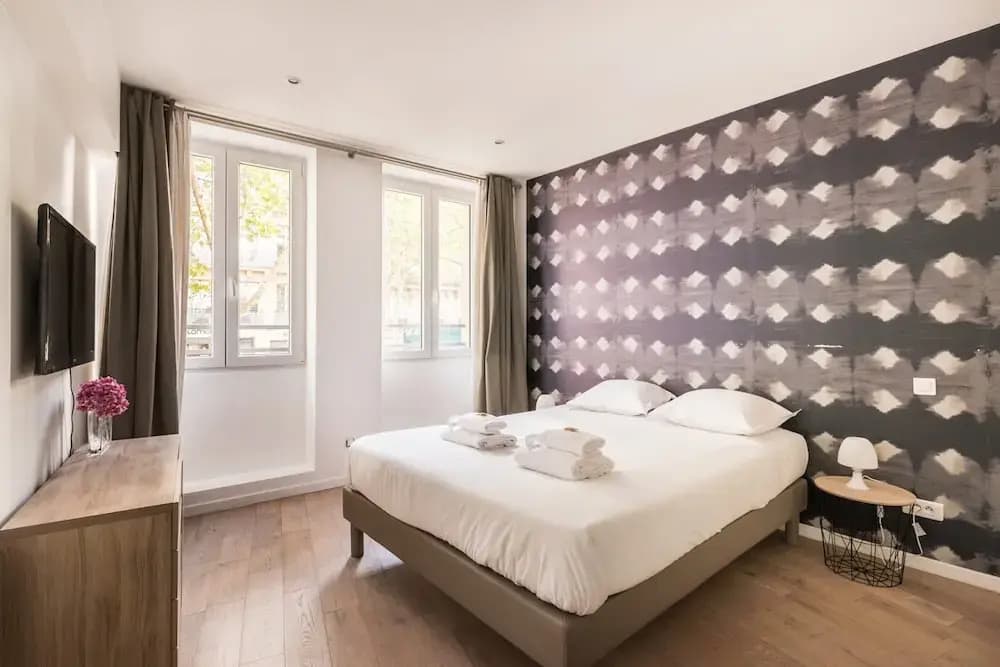 Spacious Apartment With 2 Rooms - photo 4