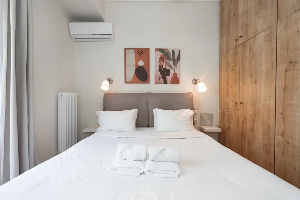Contemporary Apartment made of Wood and Stone - photo 2