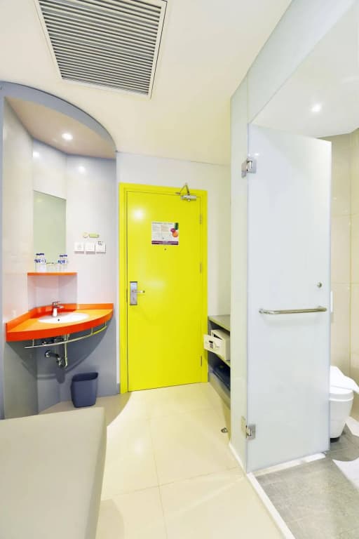 POP! Hotel Kelapa Gading Jakarta - photo 10