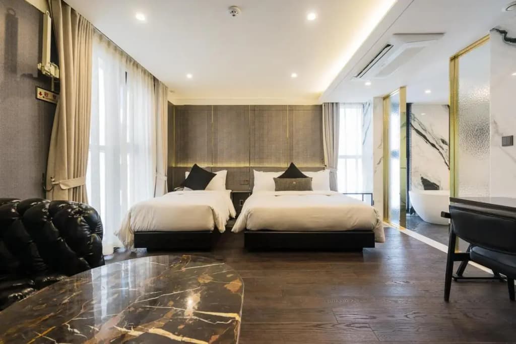 The May Hotel - photo 20