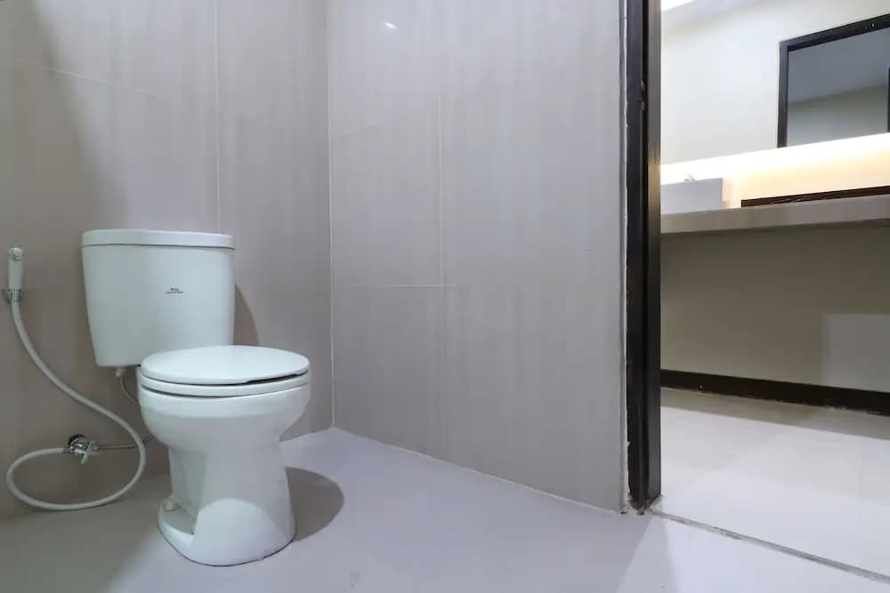 Balitone Residence by OYO Rooms - photo 10