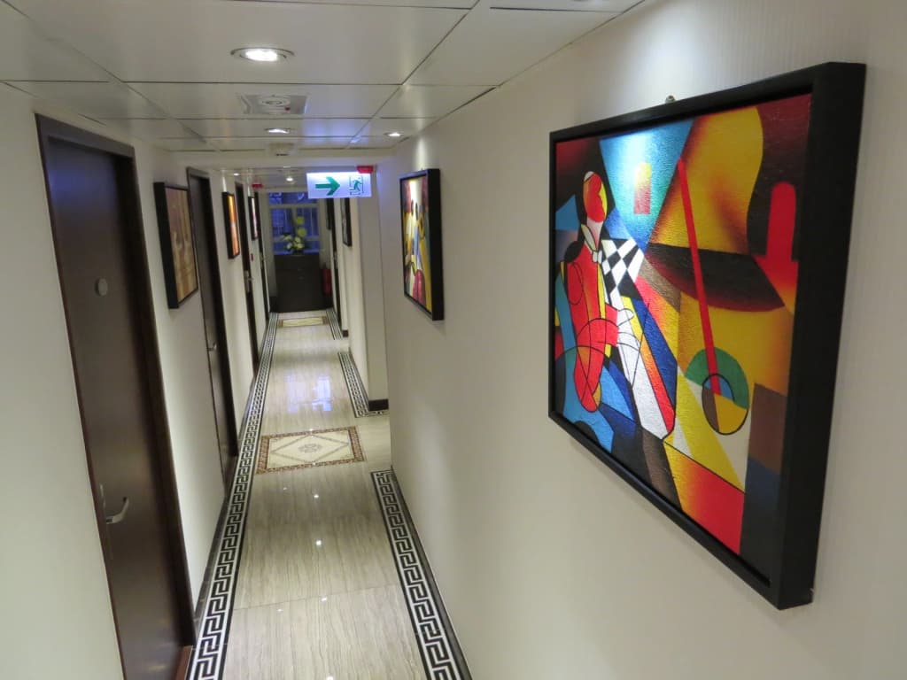 California Hotel - photo 10