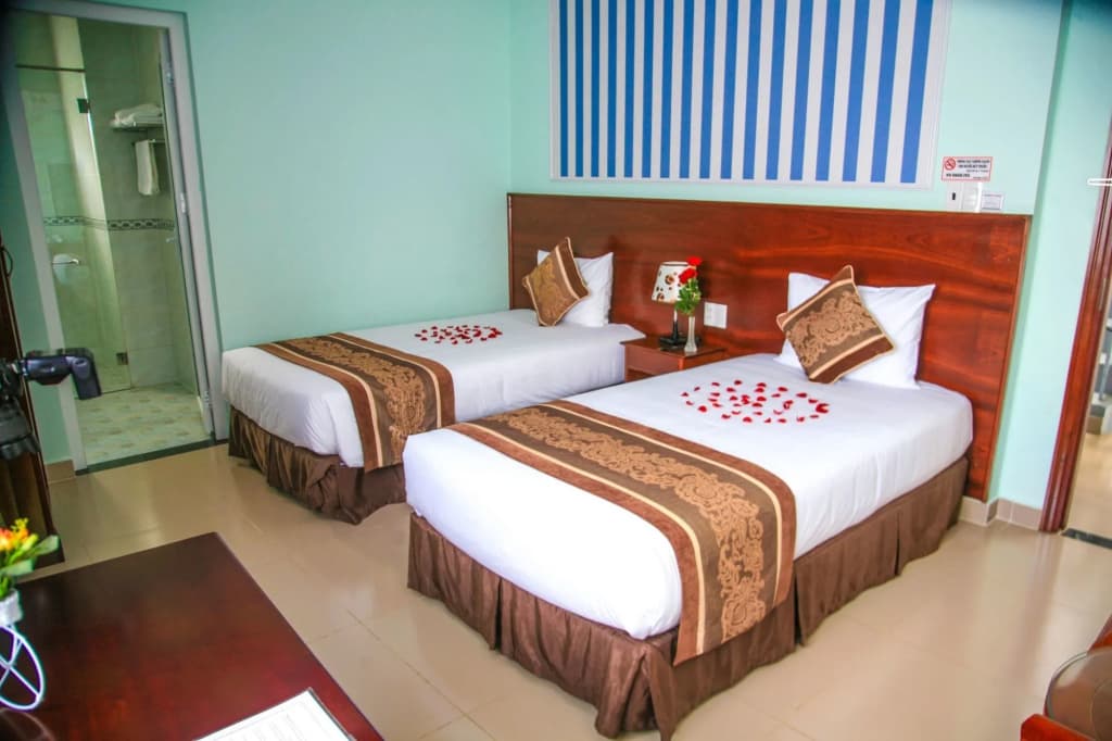 OYO 153 L&M Hotel - photo 7
