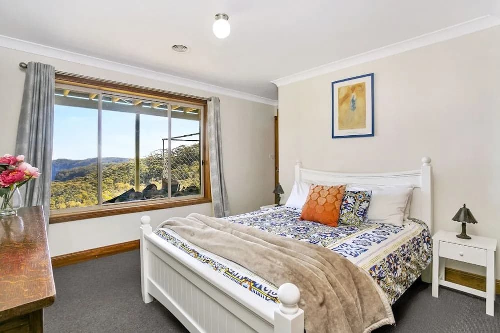 Narrow Neck Lodge - main photo