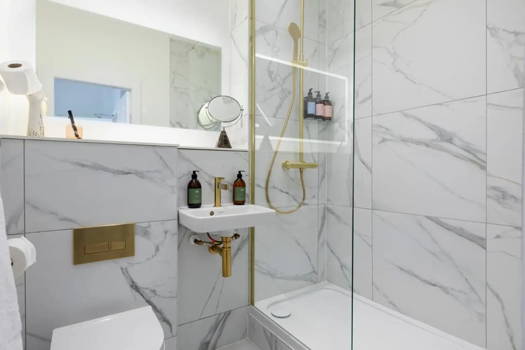 Broughton Hotel - photo 8