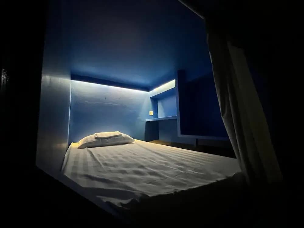 Central Pod Capsule Hostel - photo 2