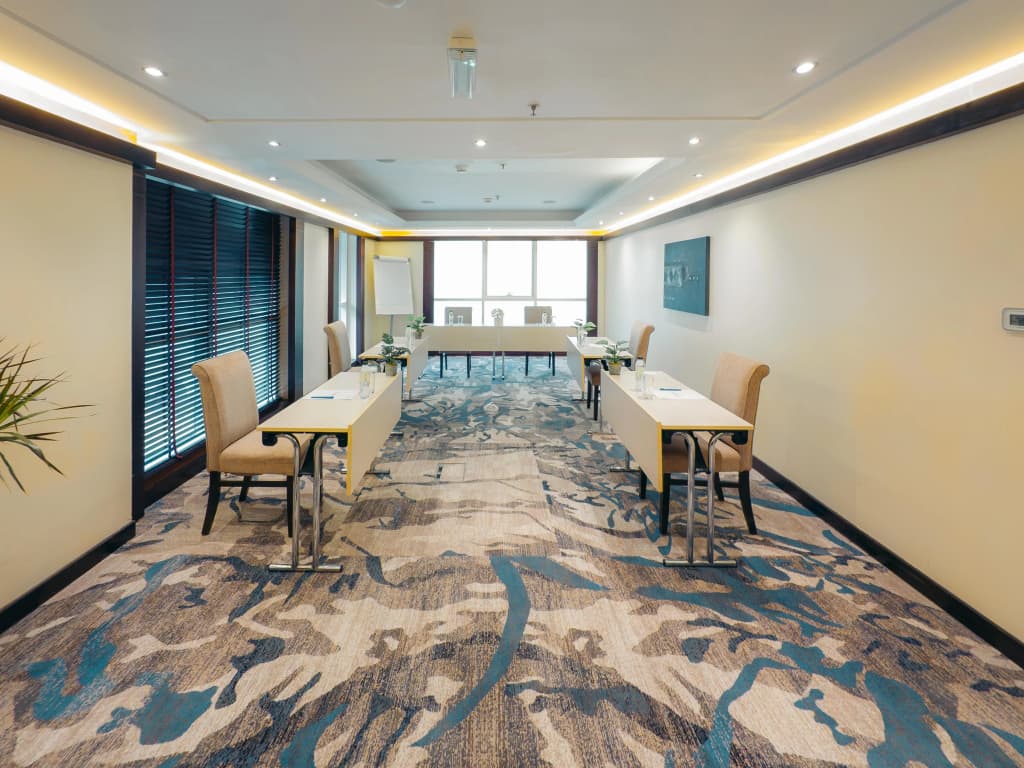 Kingsgate Hotel Abu Dhabi by Millennium - photo 15