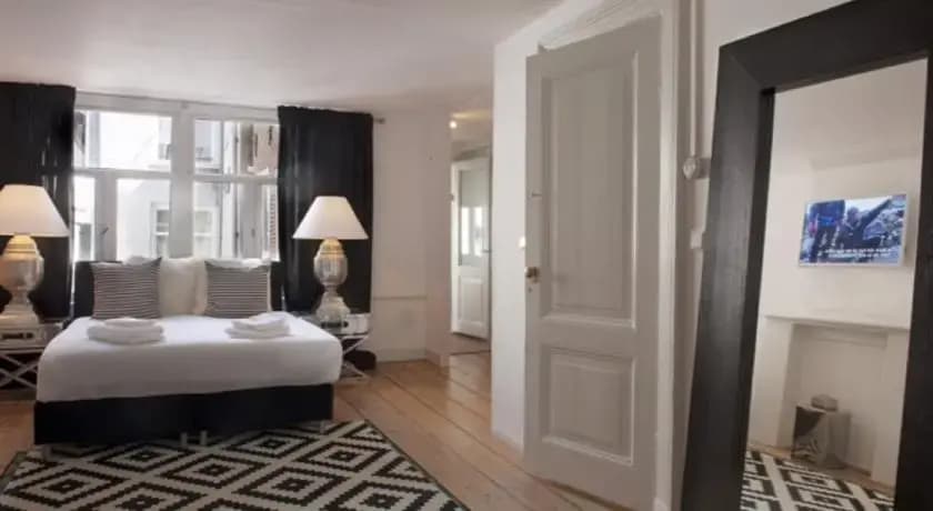 Nassau House - photo 1