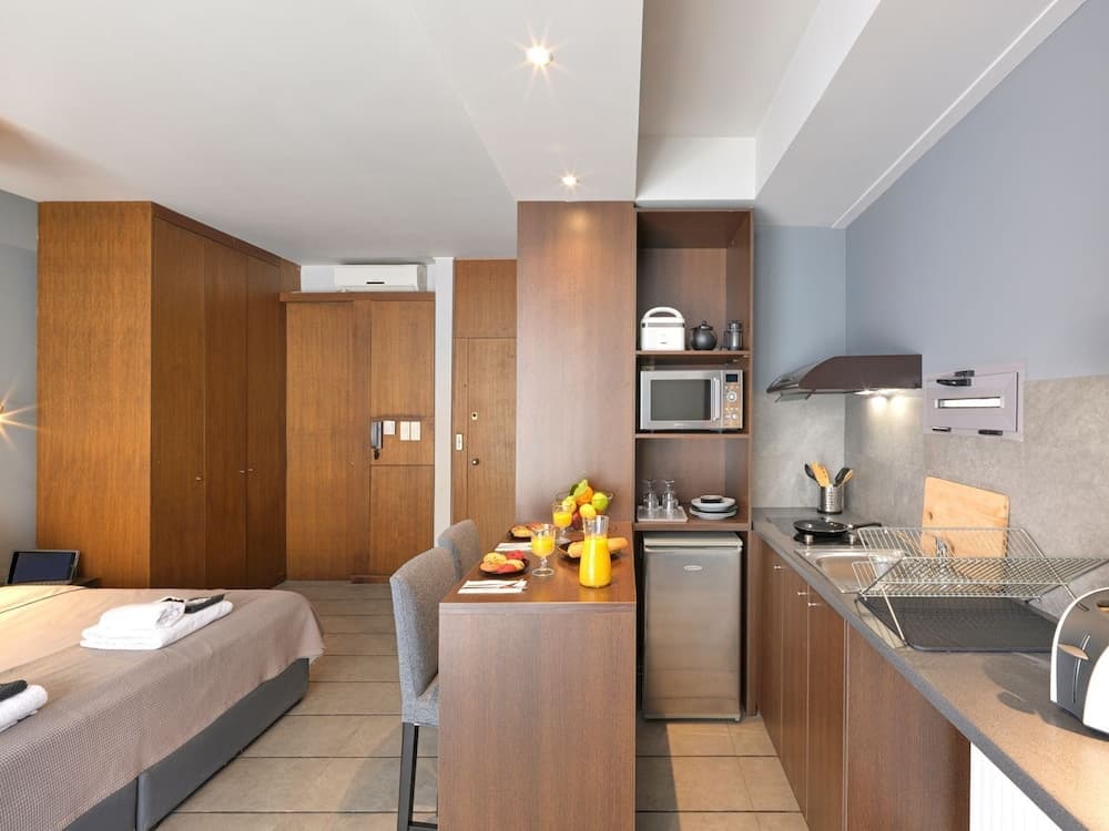 Gazi District Suites - photo 9
