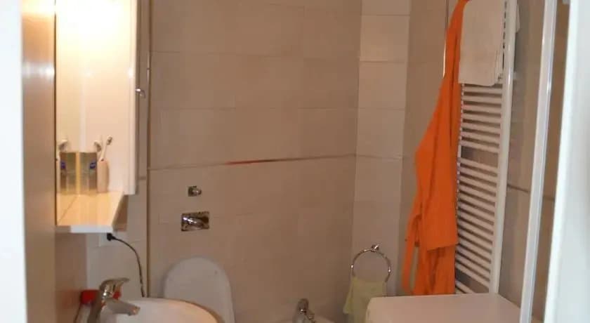 Artist Apartment - photo 13